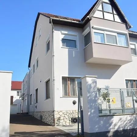Terragora Apartman Apartment *